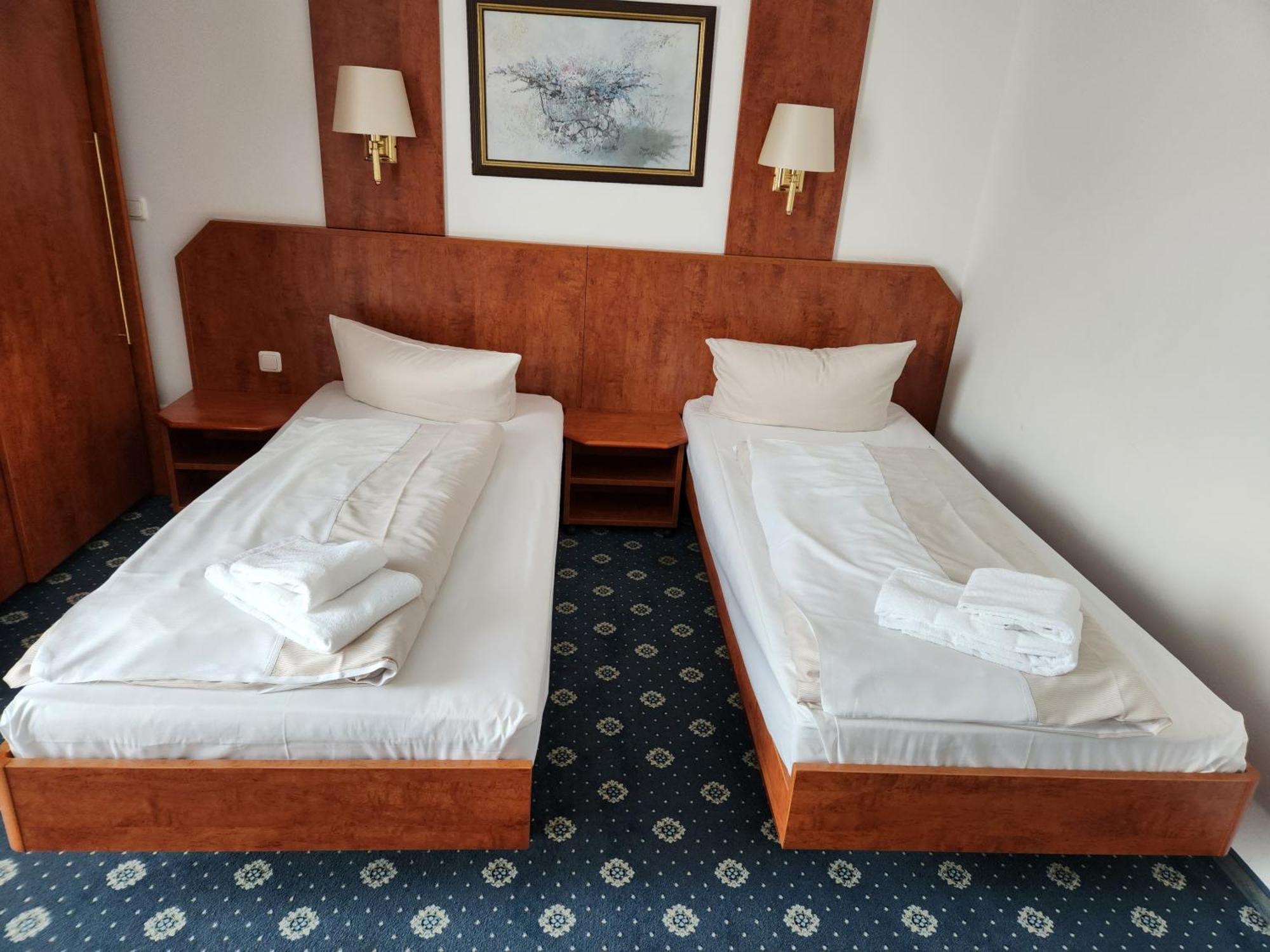 Hotel Hoyers In Pinneberg Prisdorf 外观 照片